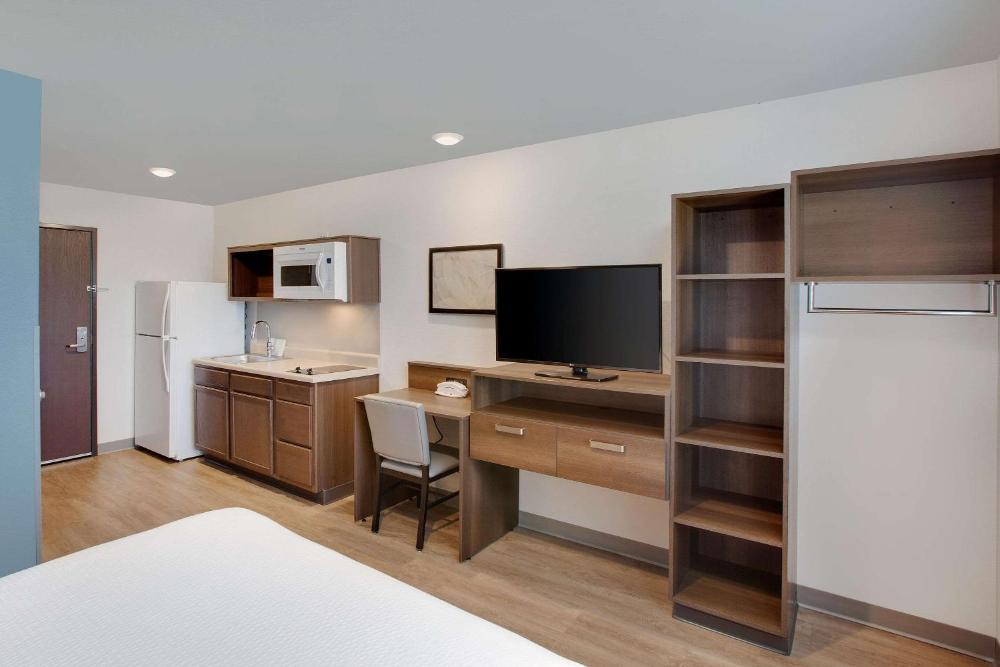 Queen Room with Sofa Bed - Non-Smoking interior